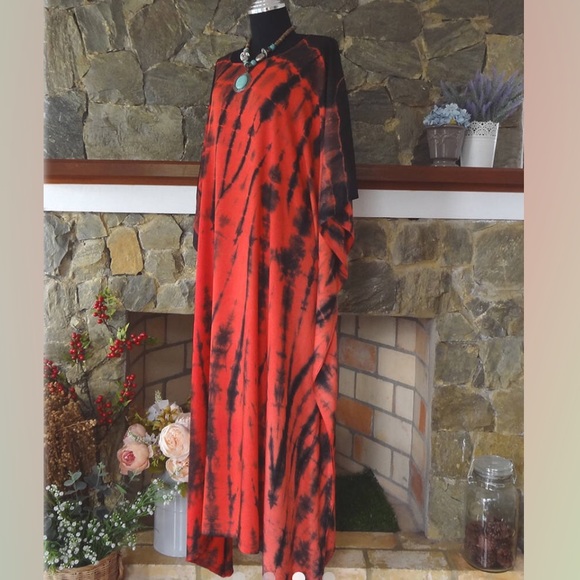 🆕🌹MINIMALIST WEARABLE ART CAFTAN. OS - Picture 3 of 4